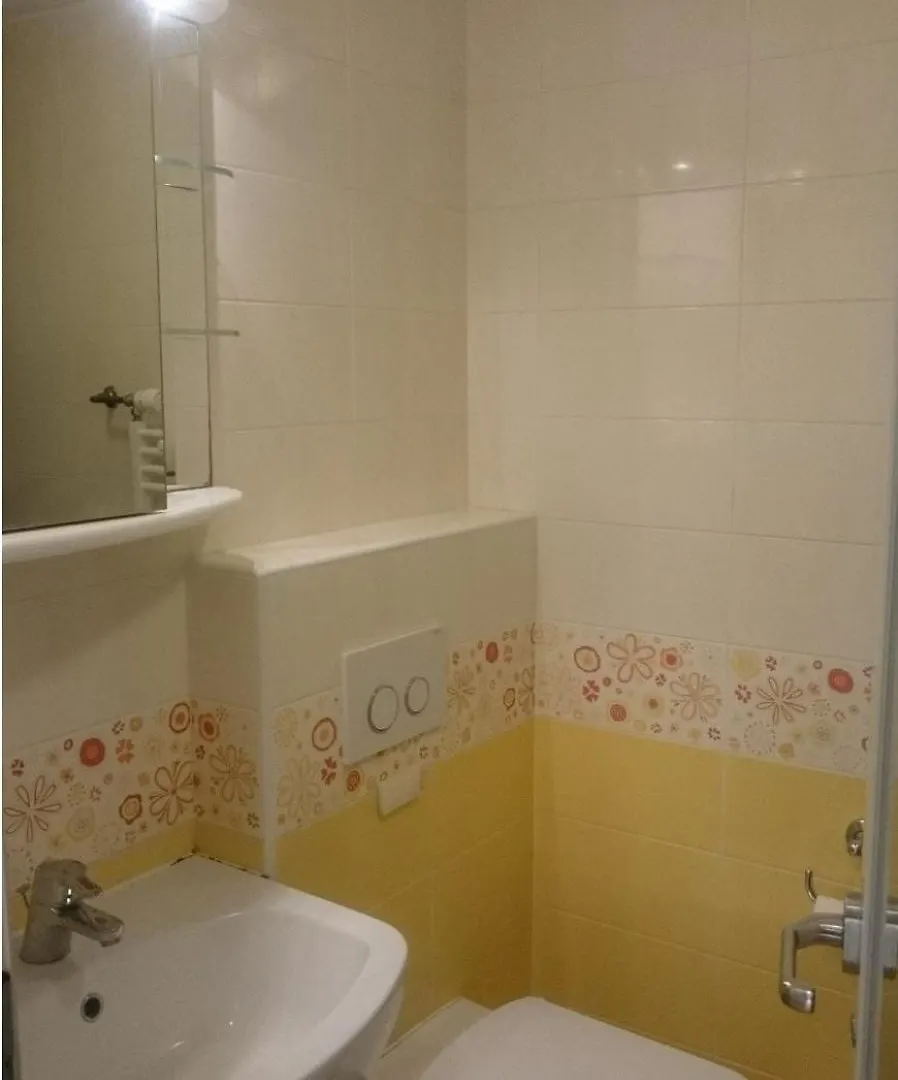 Colorful City Center Apartment - Free Parking Ljubljana